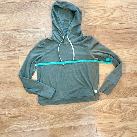 Vuori, Women's Halo Essential Hoodie in Green - Picture 3 of 7